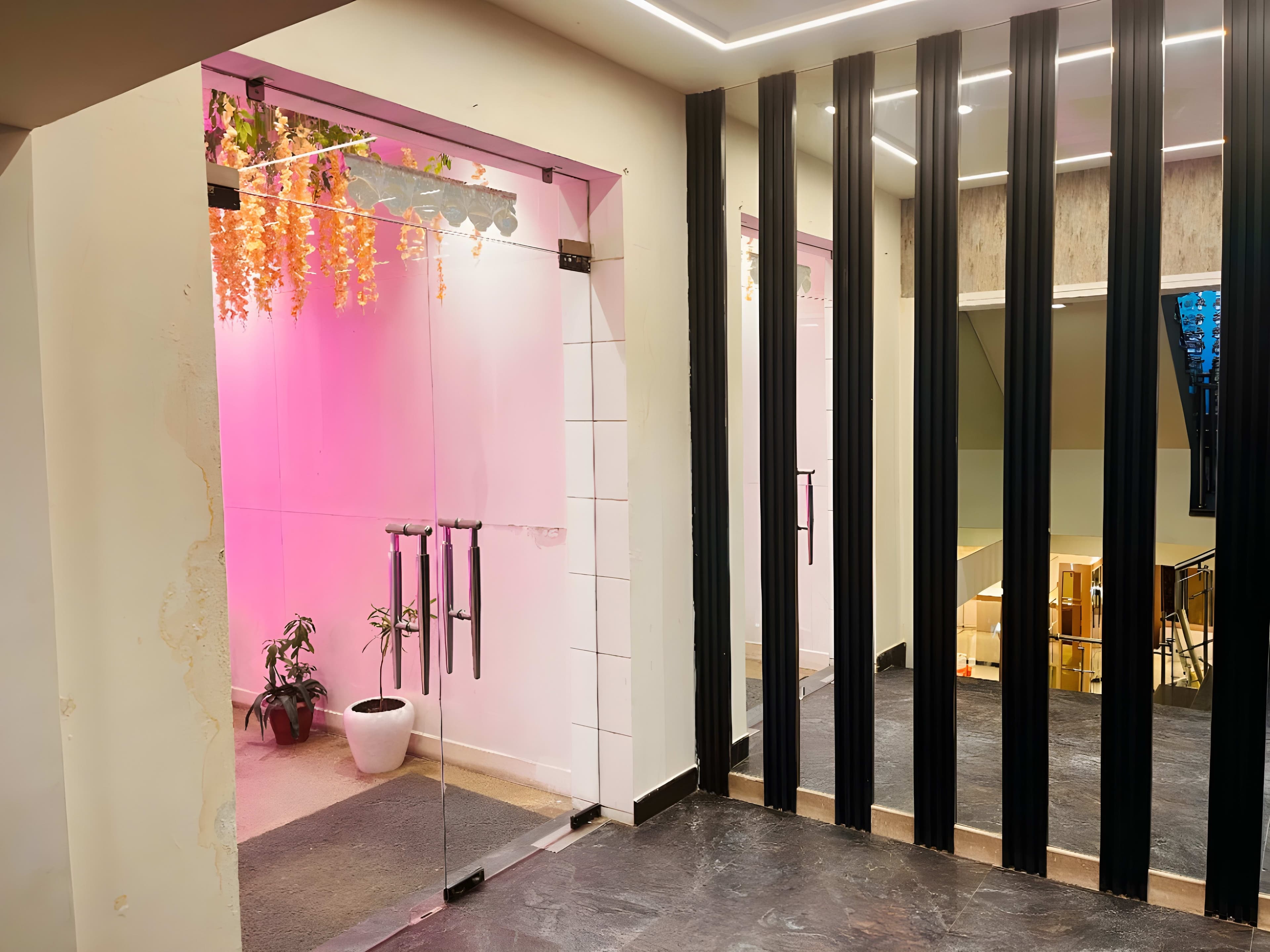 Qotel-Comfort-AT-Residency image 2