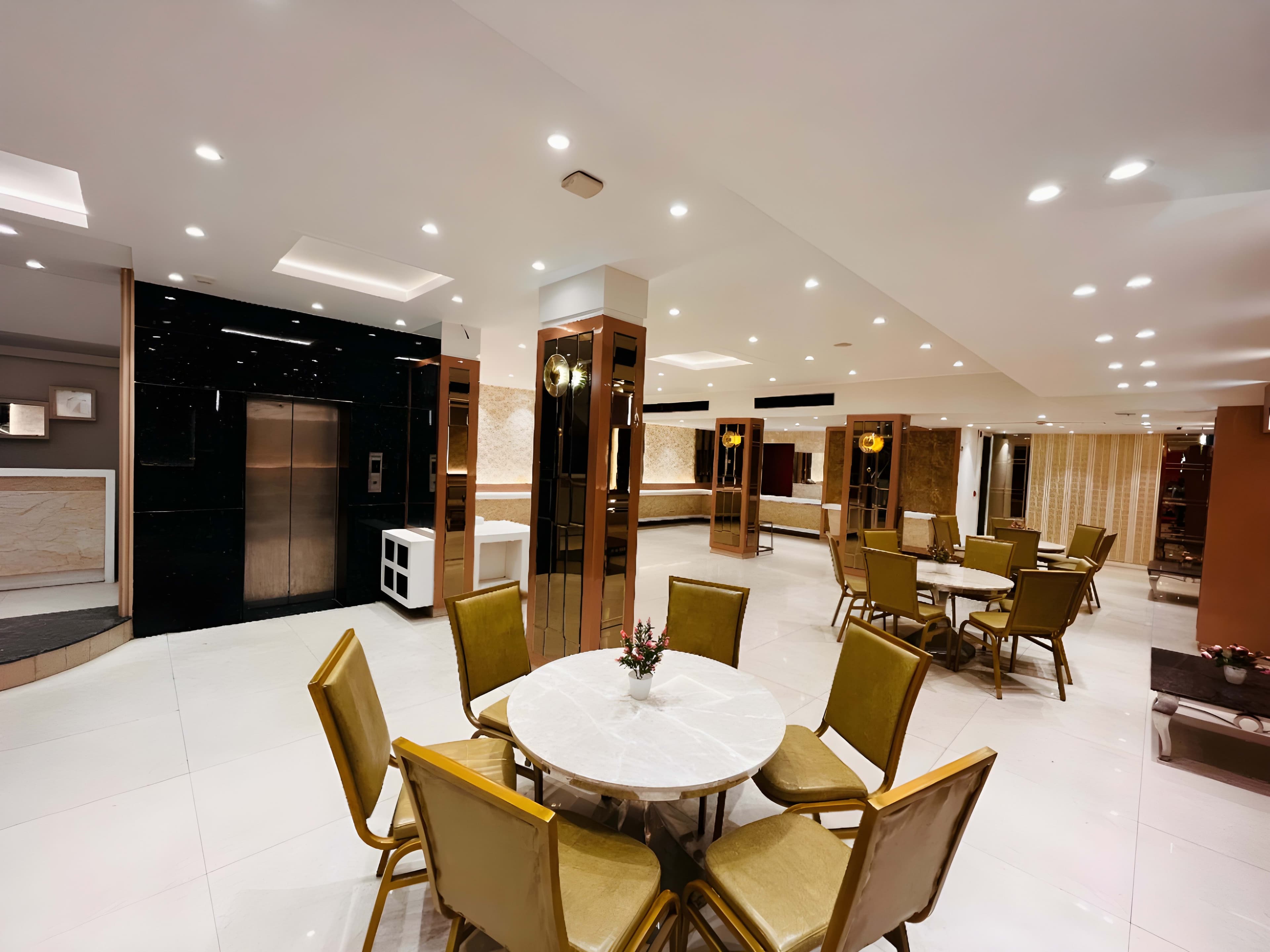 Qotel-Comfort-AT-Residency image 4